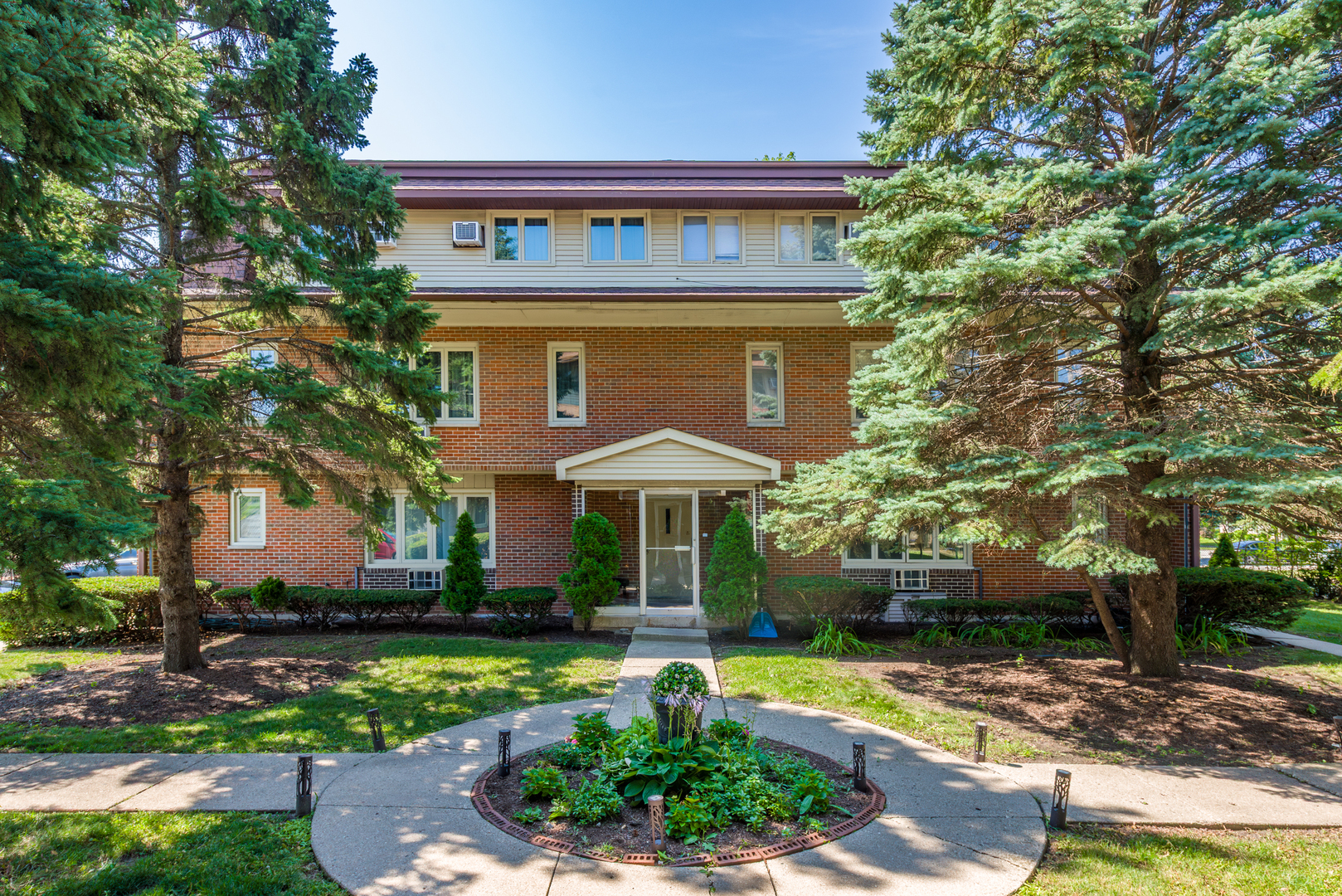 816 W Saint James Street Unit 1W, Arlington Heights IL 60005
