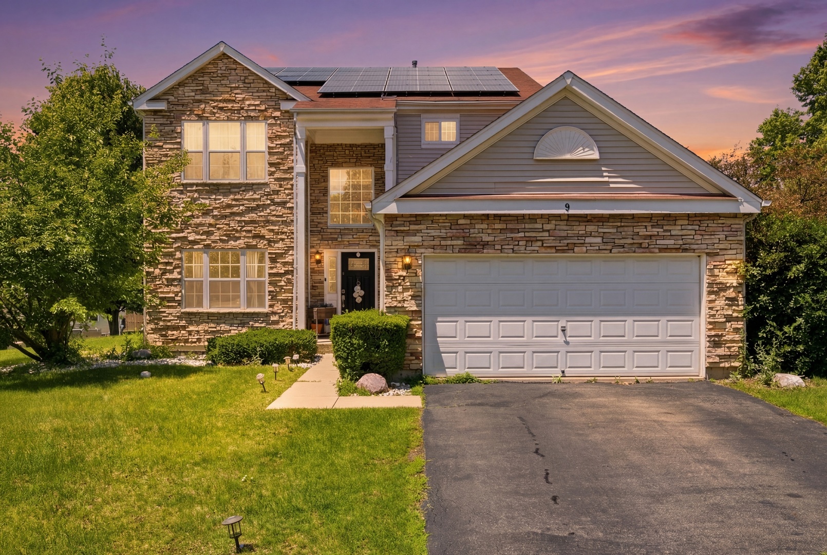 9 Tenneyson Court, Lake In The Hills IL 60156