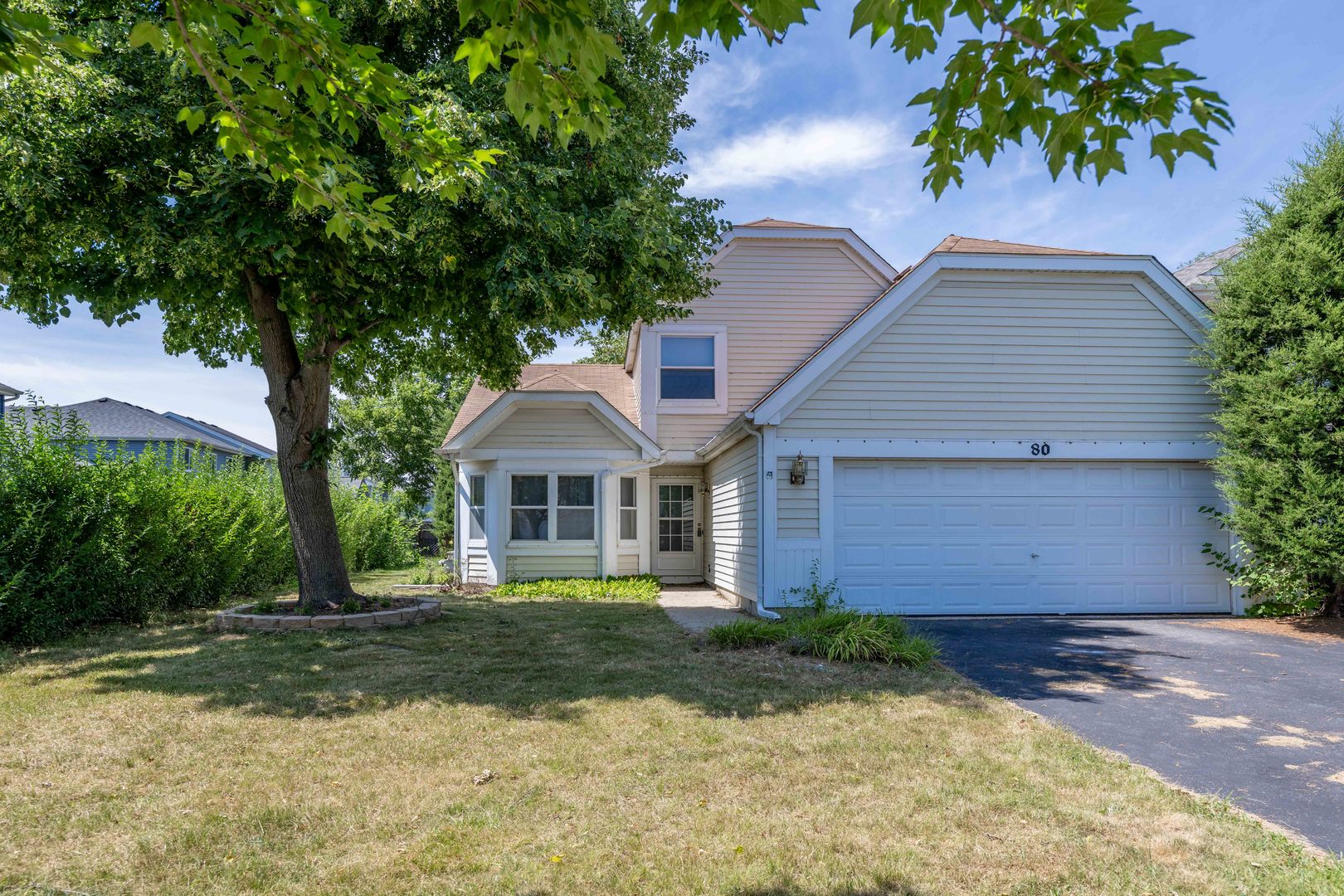 80 Kingsport Drive, South Elgin IL 60177