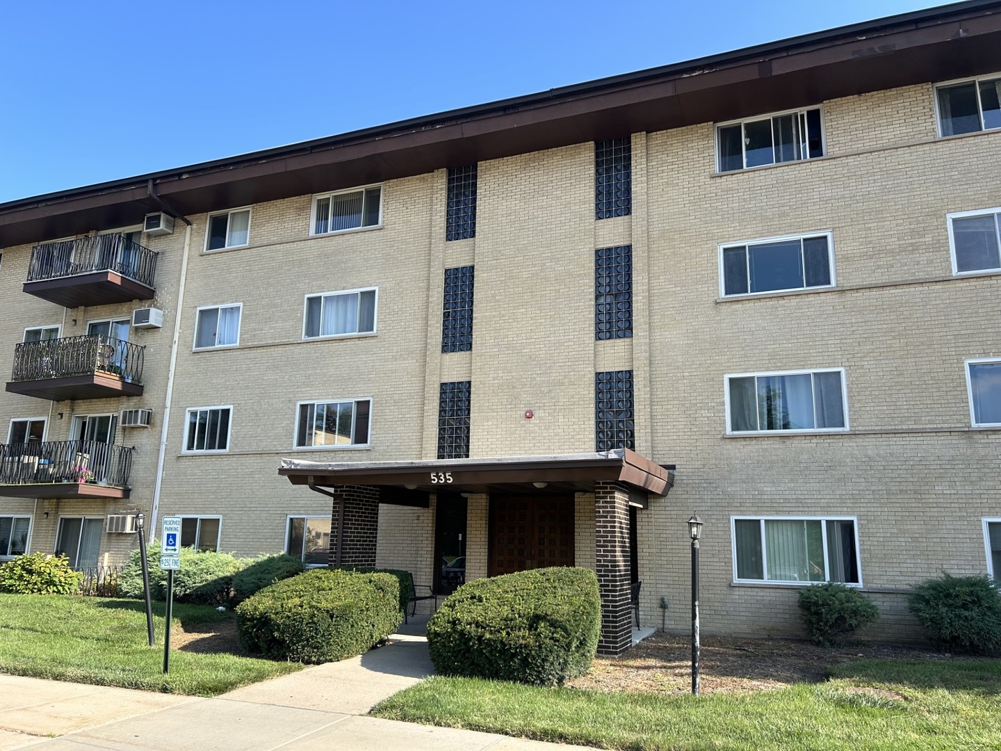 535 S Cleveland Avenue Unit 202, Arlington Heights IL 60005