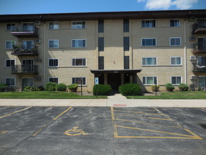 535 S Cleveland Avenue Unit 202, Arlington Heights IL 60005