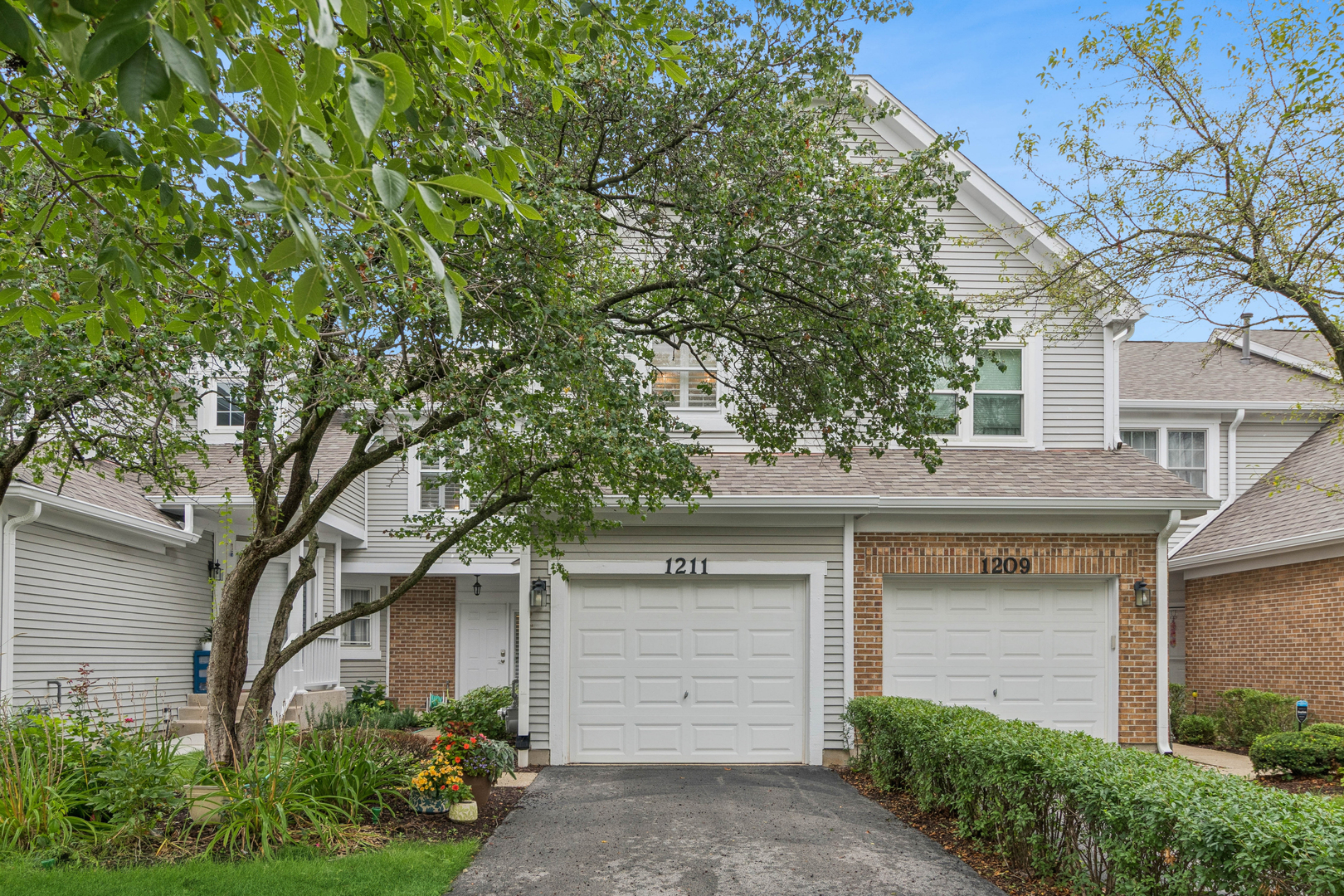 1211 Rhodes Lane, Naperville IL 60540