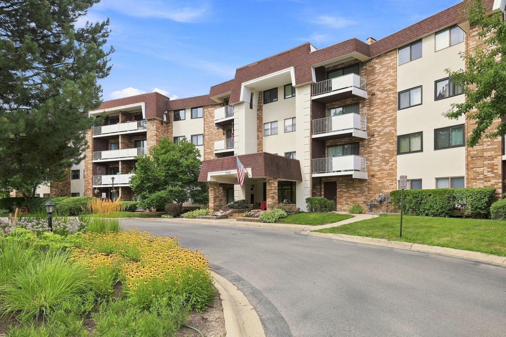 3300 N Carriageway Drive Unit 405, Arlington Heights IL 60004