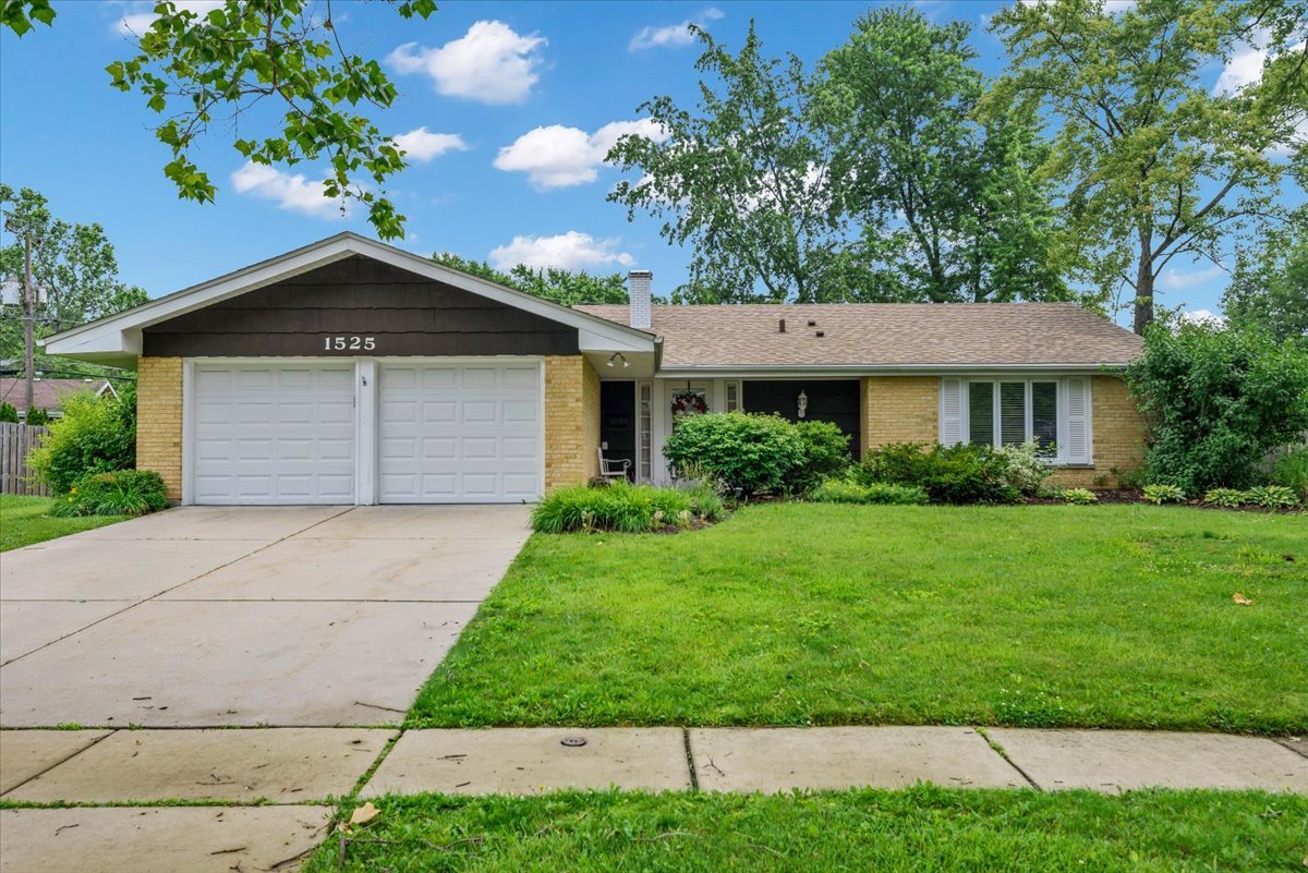 1525 Mayfield Lane, Hoffman Estates IL 60169