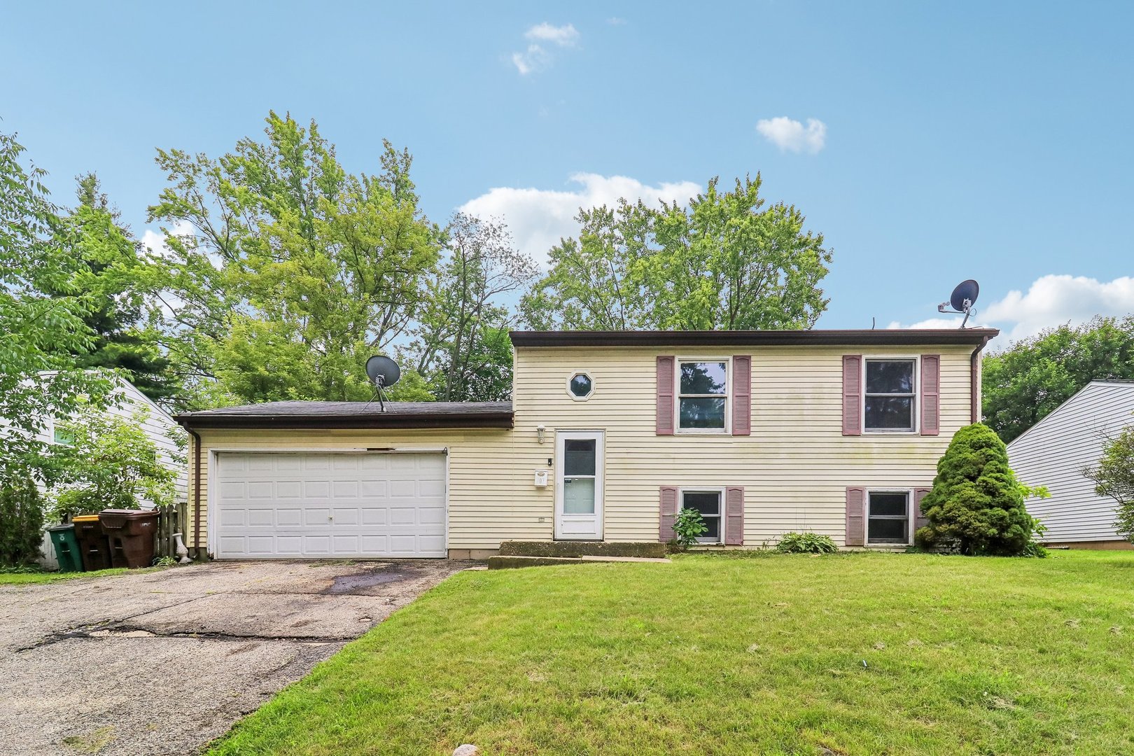 107 W Melody Lane, Woodstock IL 60098