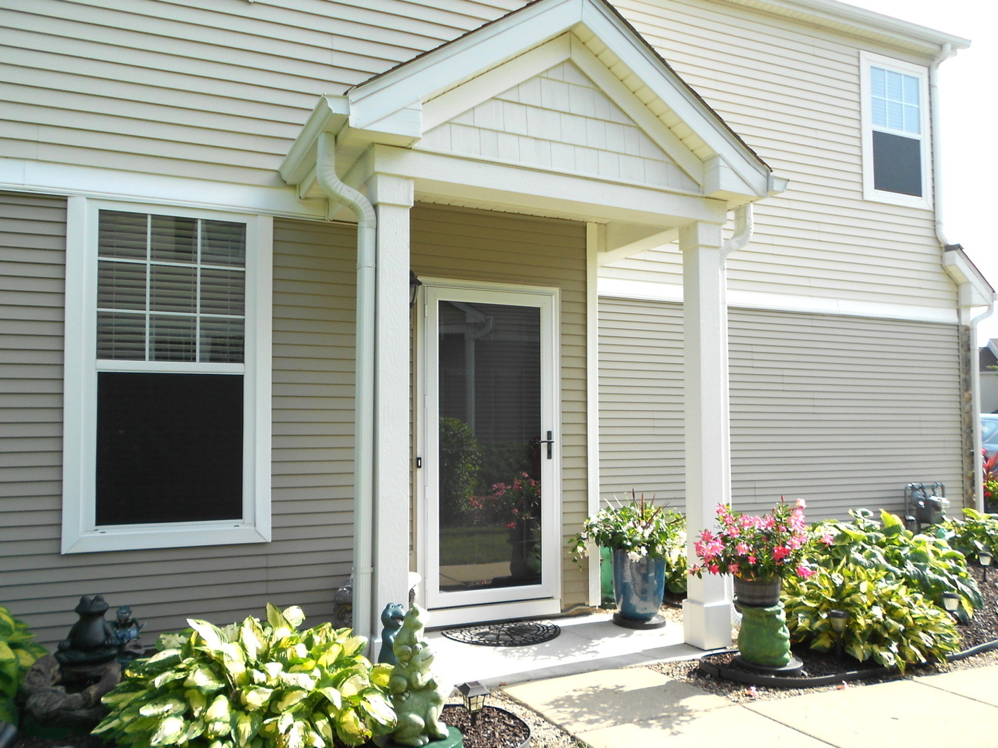1950 Cobblestone Drive, Carpentersville IL 60110