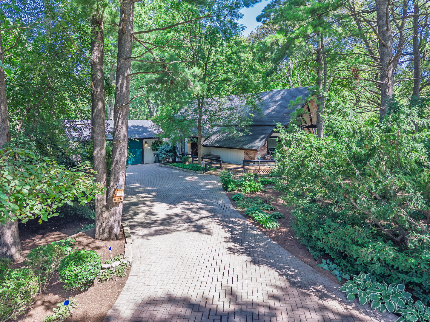 3810 N Oak Knoll Road, Crystal Lake IL 60012