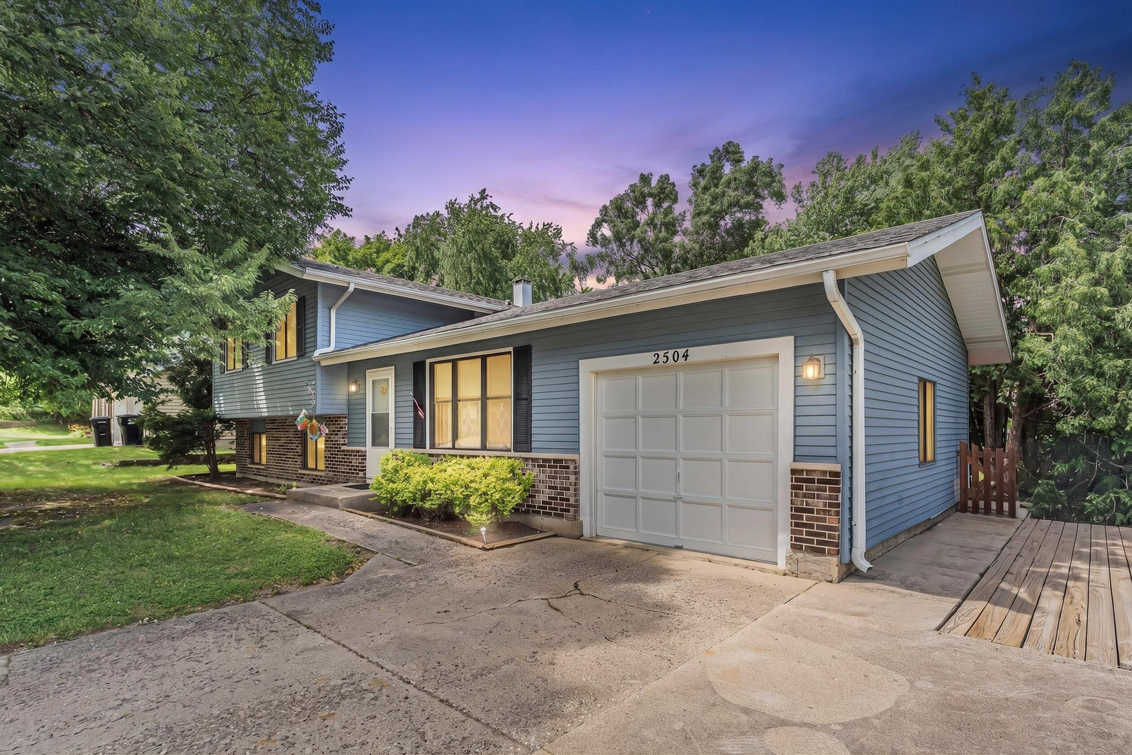 2504 W Fairview Lane, Mchenry IL 60051
