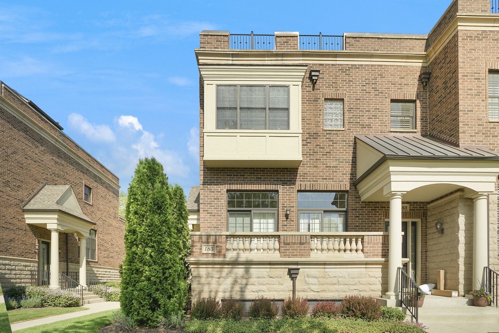 185 N Hickory Avenue, Arlington Heights IL 60004