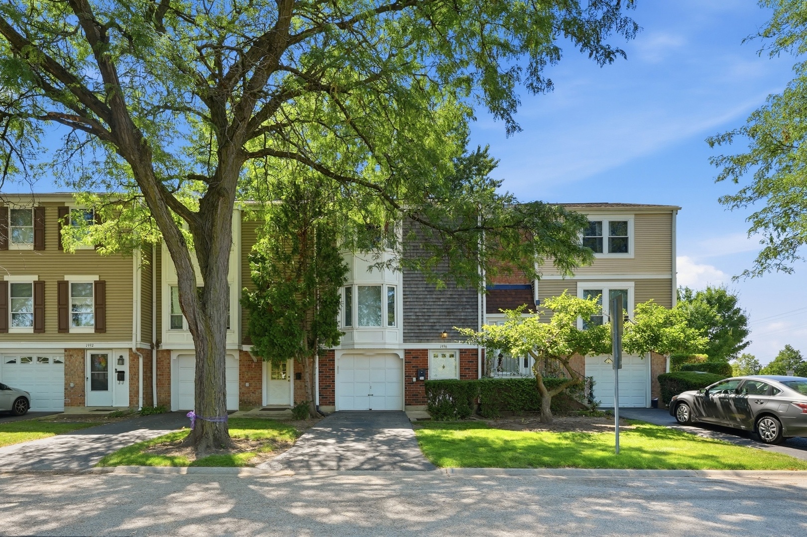 1996 Holbrook Lane, Hoffman Estates IL 60194