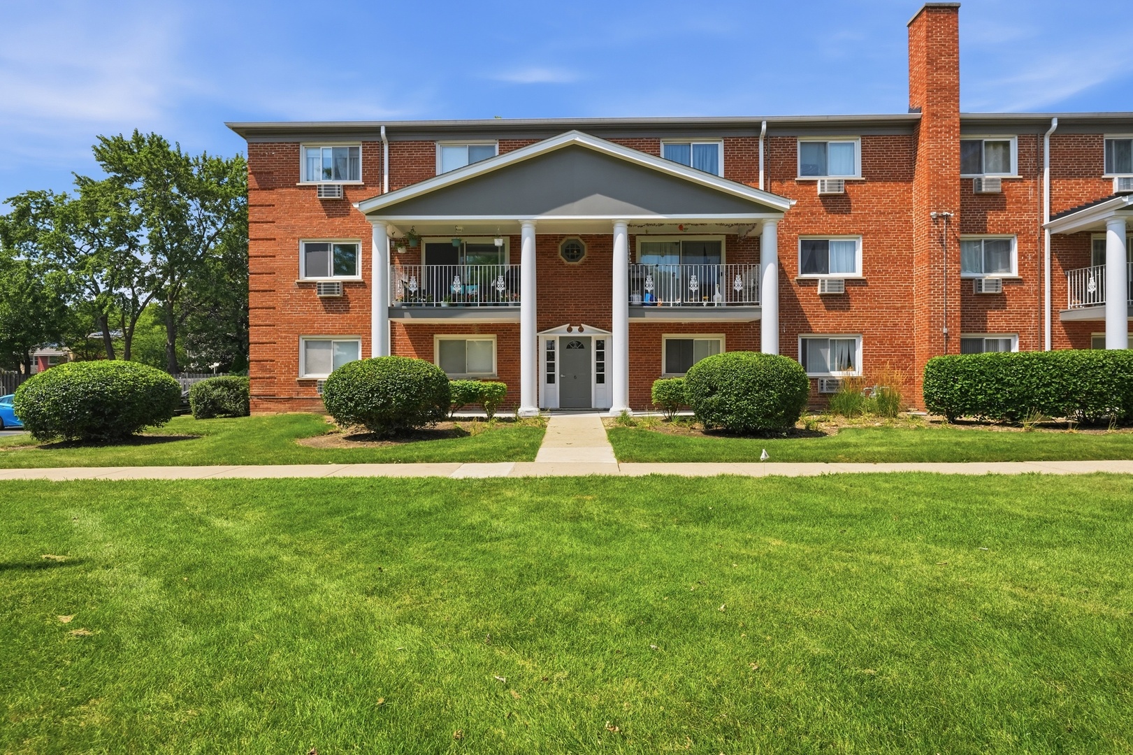 6 E Lillian Avenue Unit 2B, Arlington Heights IL 60004