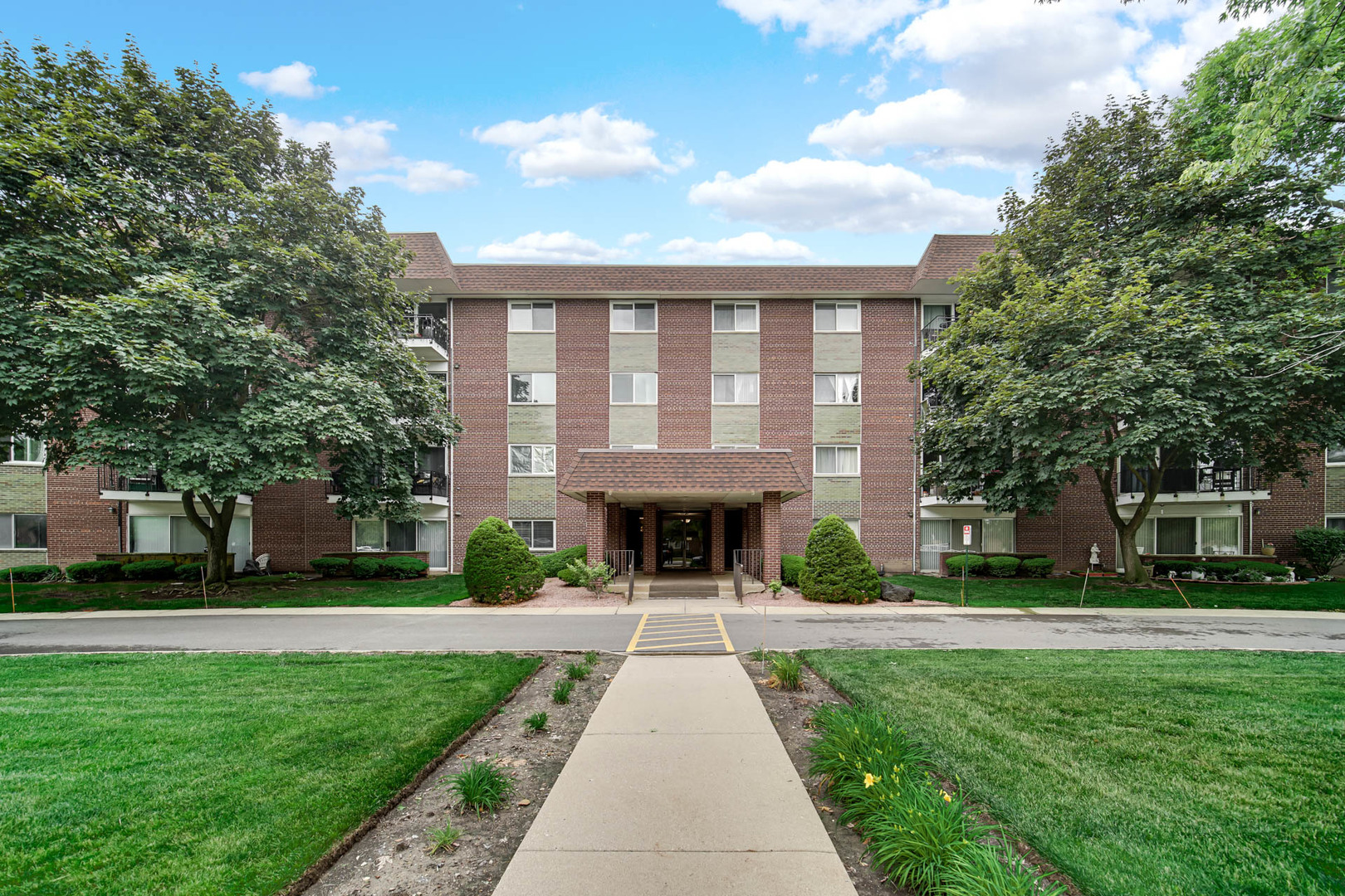 1030 S Fernandez Avenue S Unit 4-M, Arlington Heights IL 60005