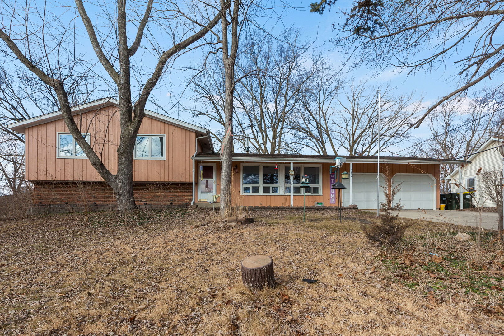 1301 Adams Street, Lake In The Hills IL 60156