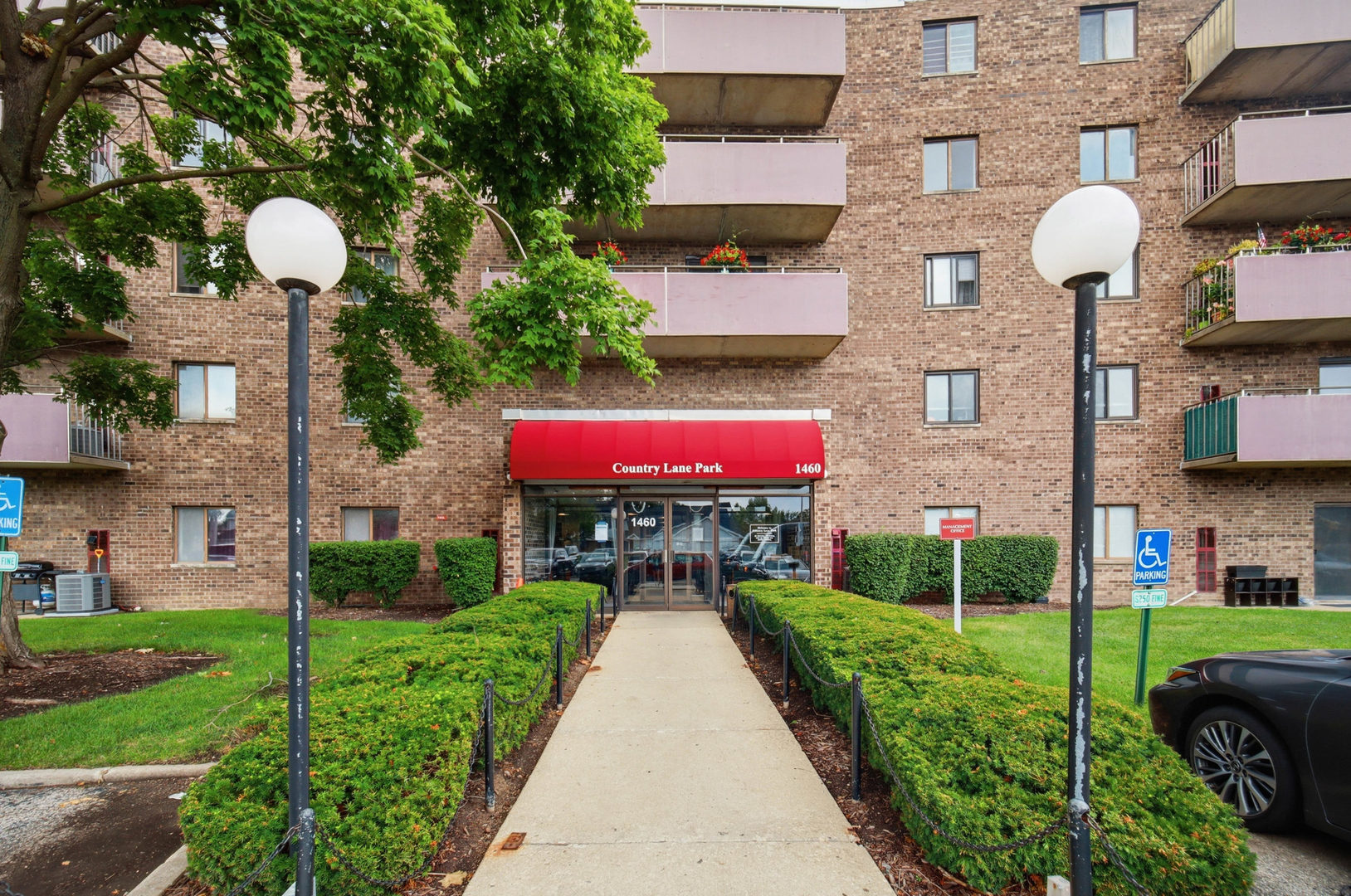 1460 Fairlane Drive Unit 311, Schaumburg IL 60193