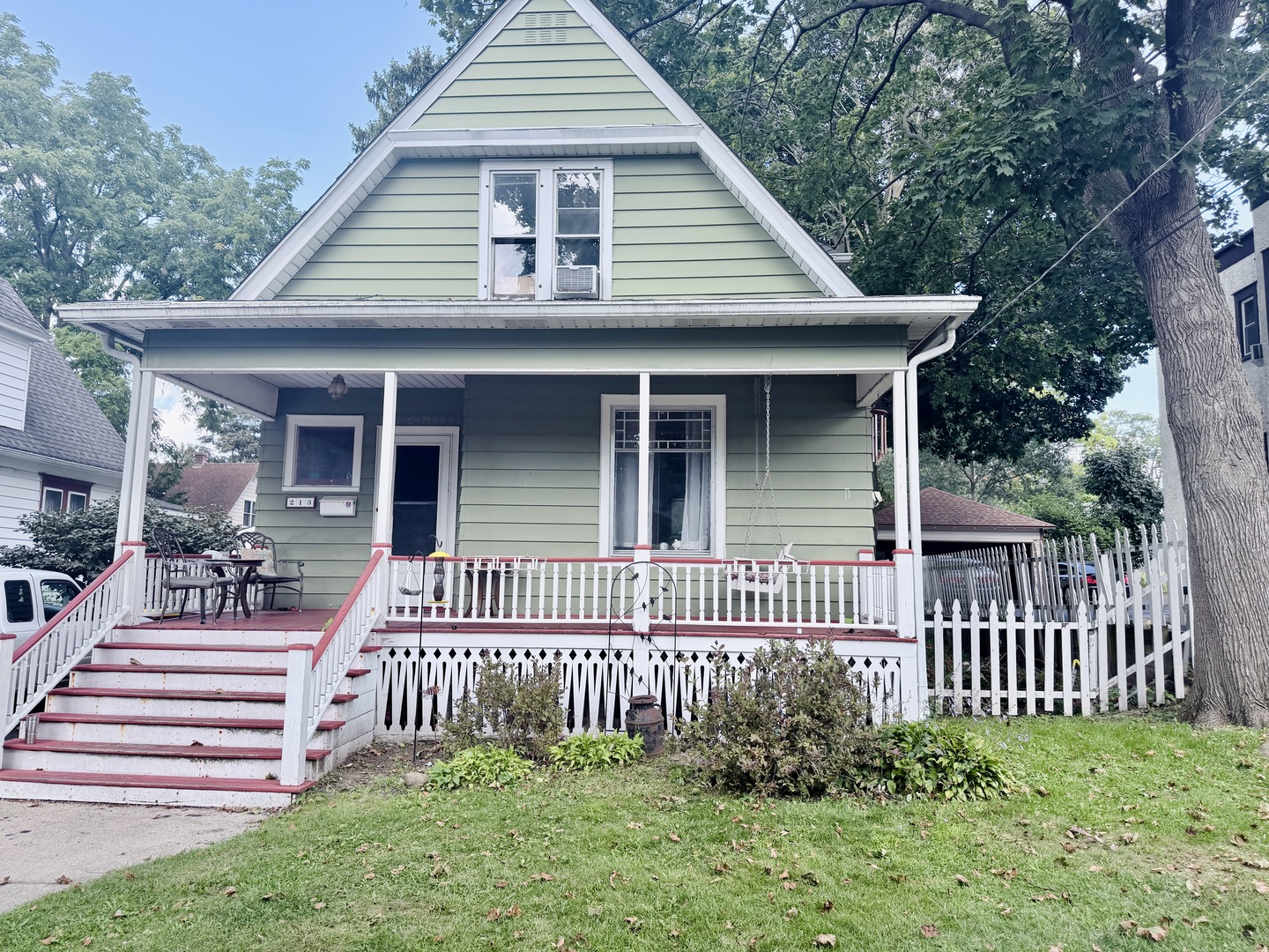 213 Grove Street, Woodstock IL 60098
