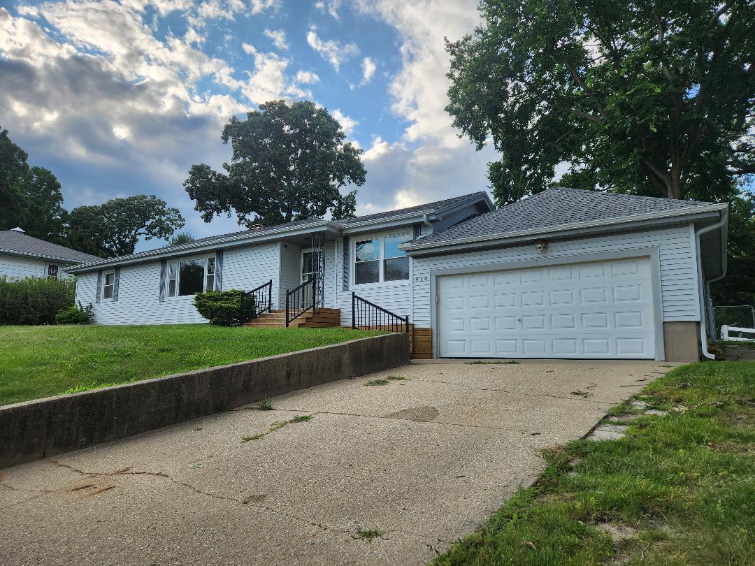 914 Oakleaf Avenue, Mchenry IL 60051