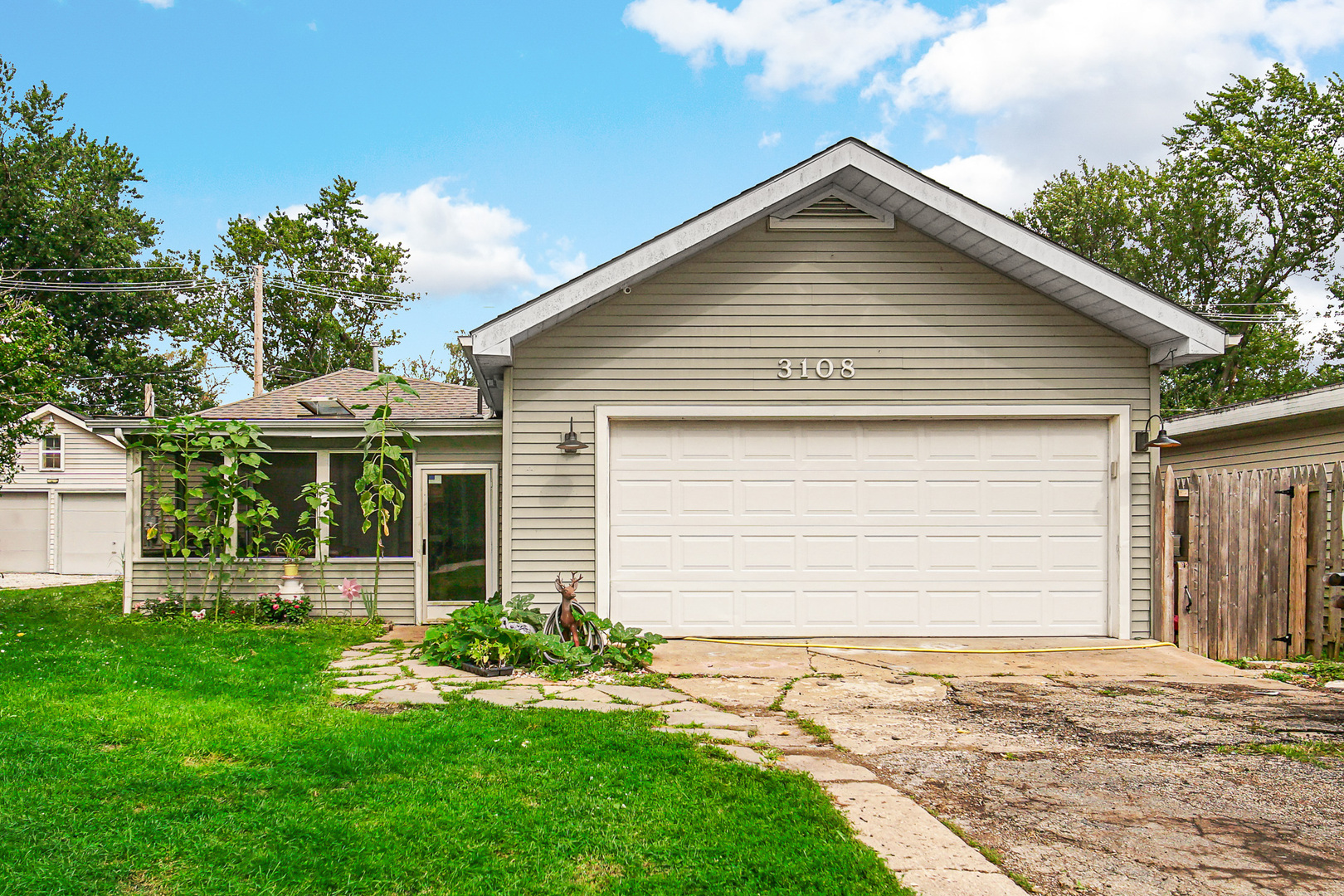 3108 S Woods Avenue, Mchenry IL 60051