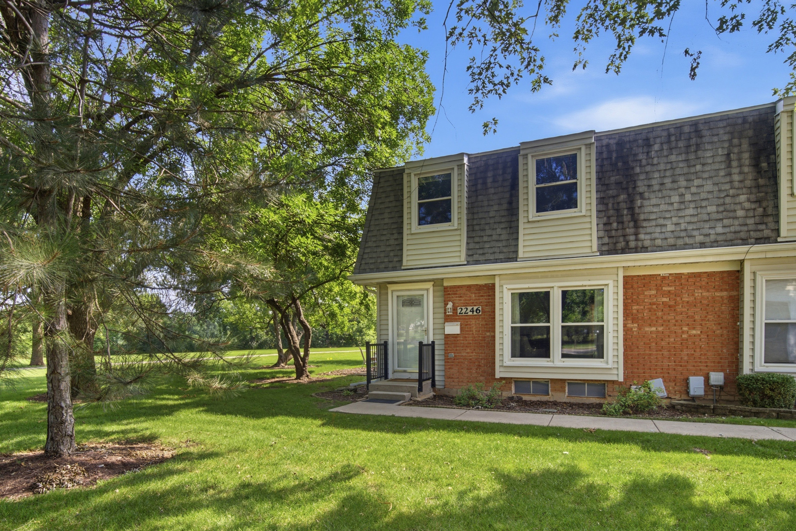 2246 Brent Court, Schaumburg IL 60194