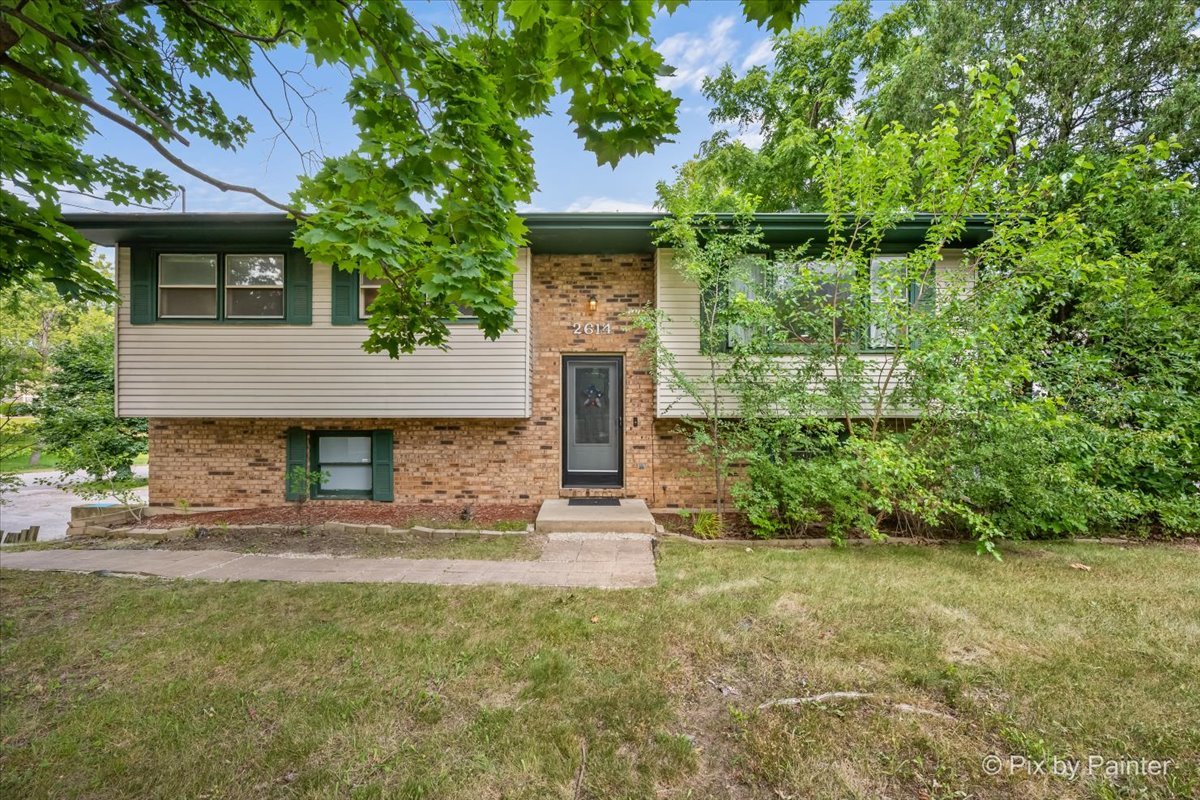 2614 Crystal Lake Road, Cary IL 60013