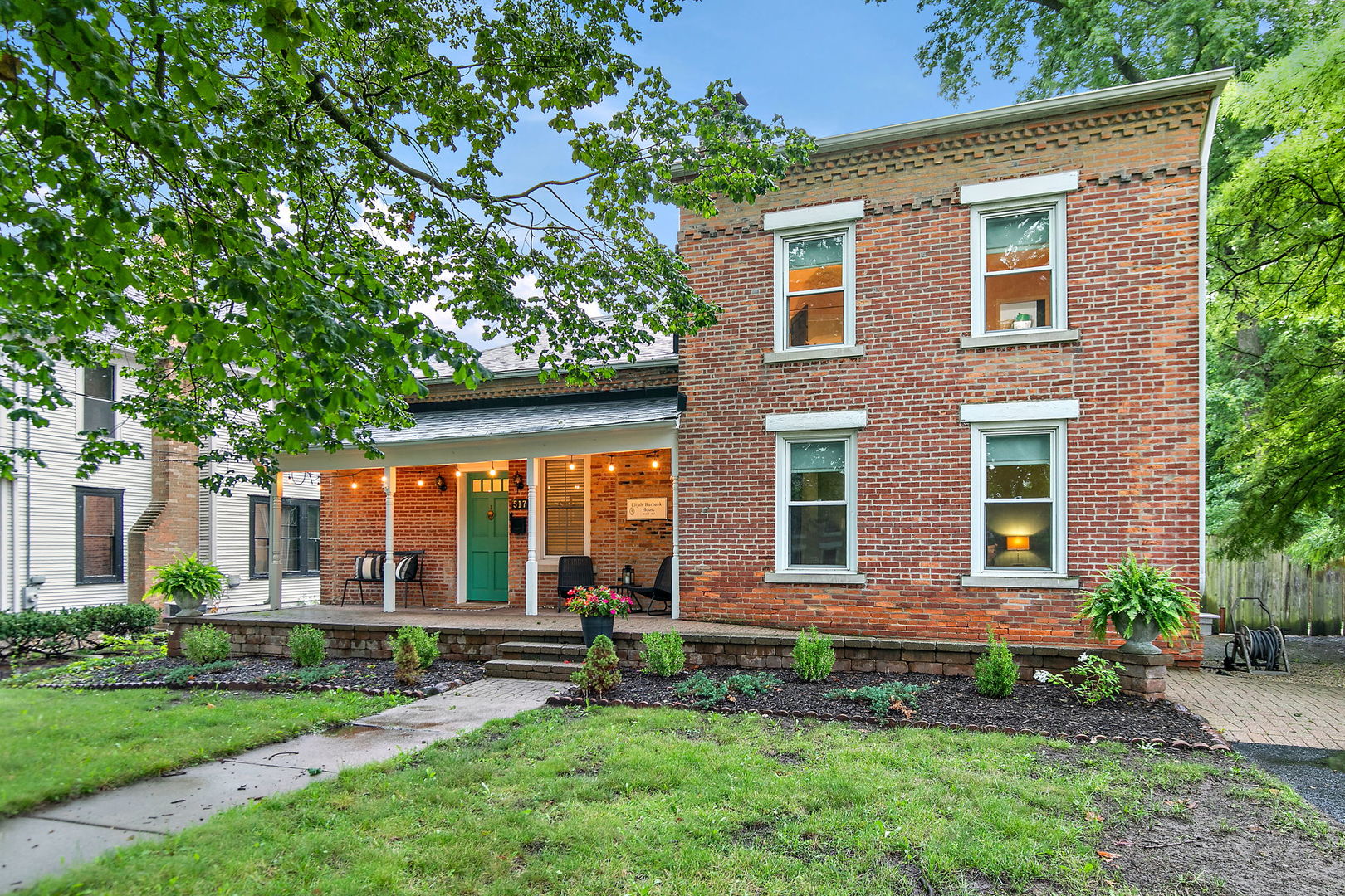 517 Dean Street, Woodstock IL 60098