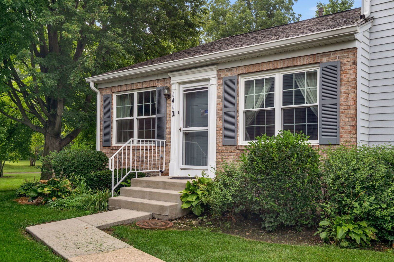 1412 Charleston Court, Geneva IL 60134