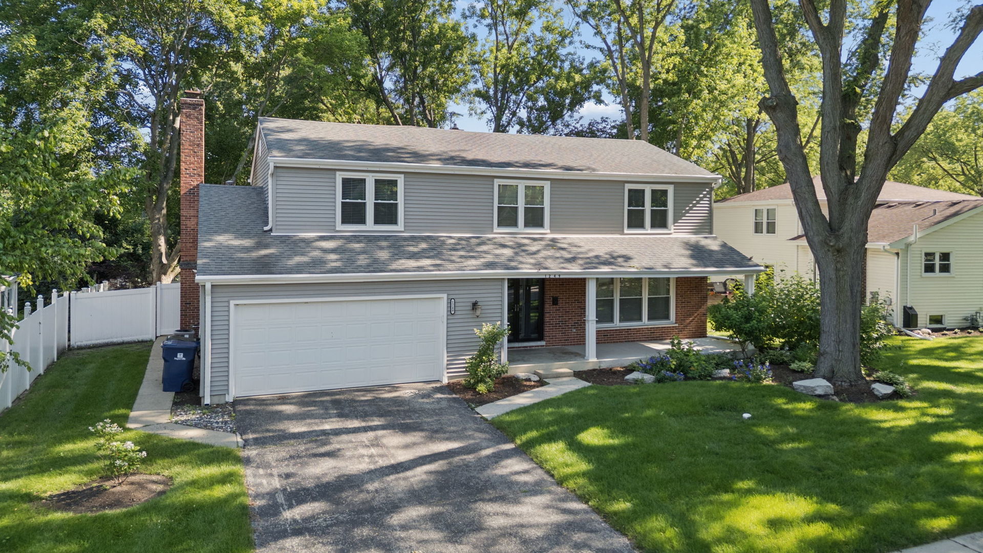 1249 STONEGATE Road, Naperville IL 60540
