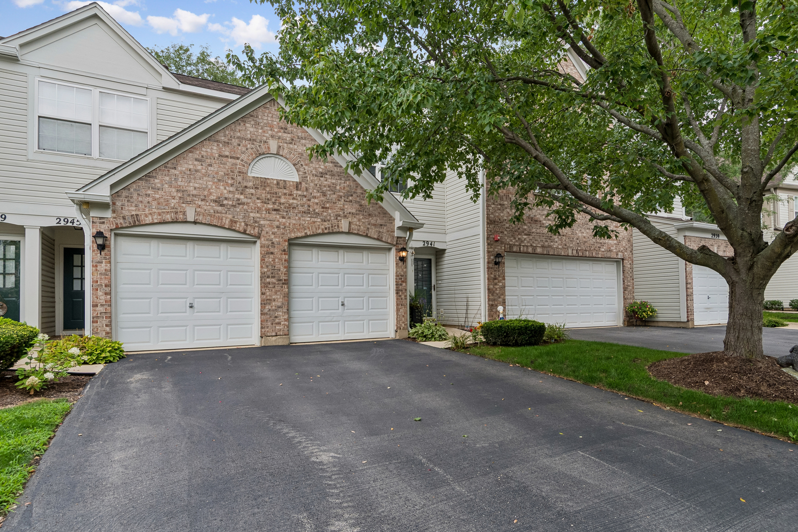 2943 STONEWATER Drive Unit 2943, Naperville IL 60564