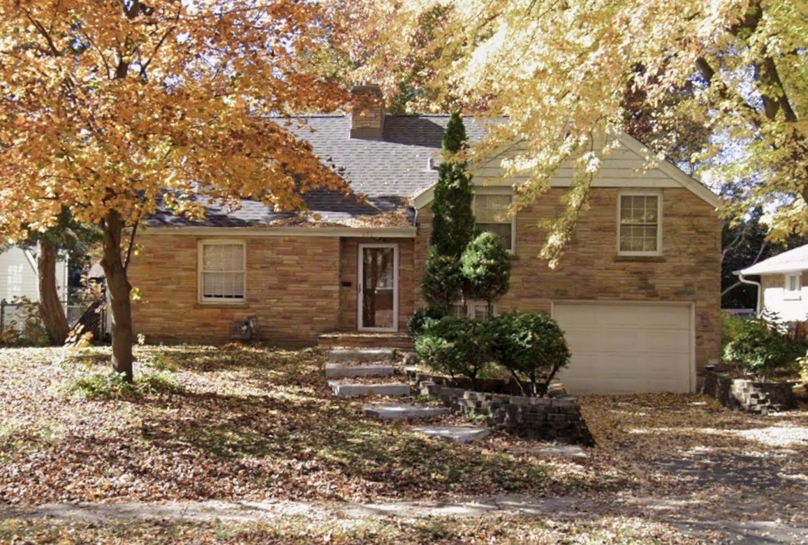 454 N Commonwealth Avenue, Elgin IL 60123
