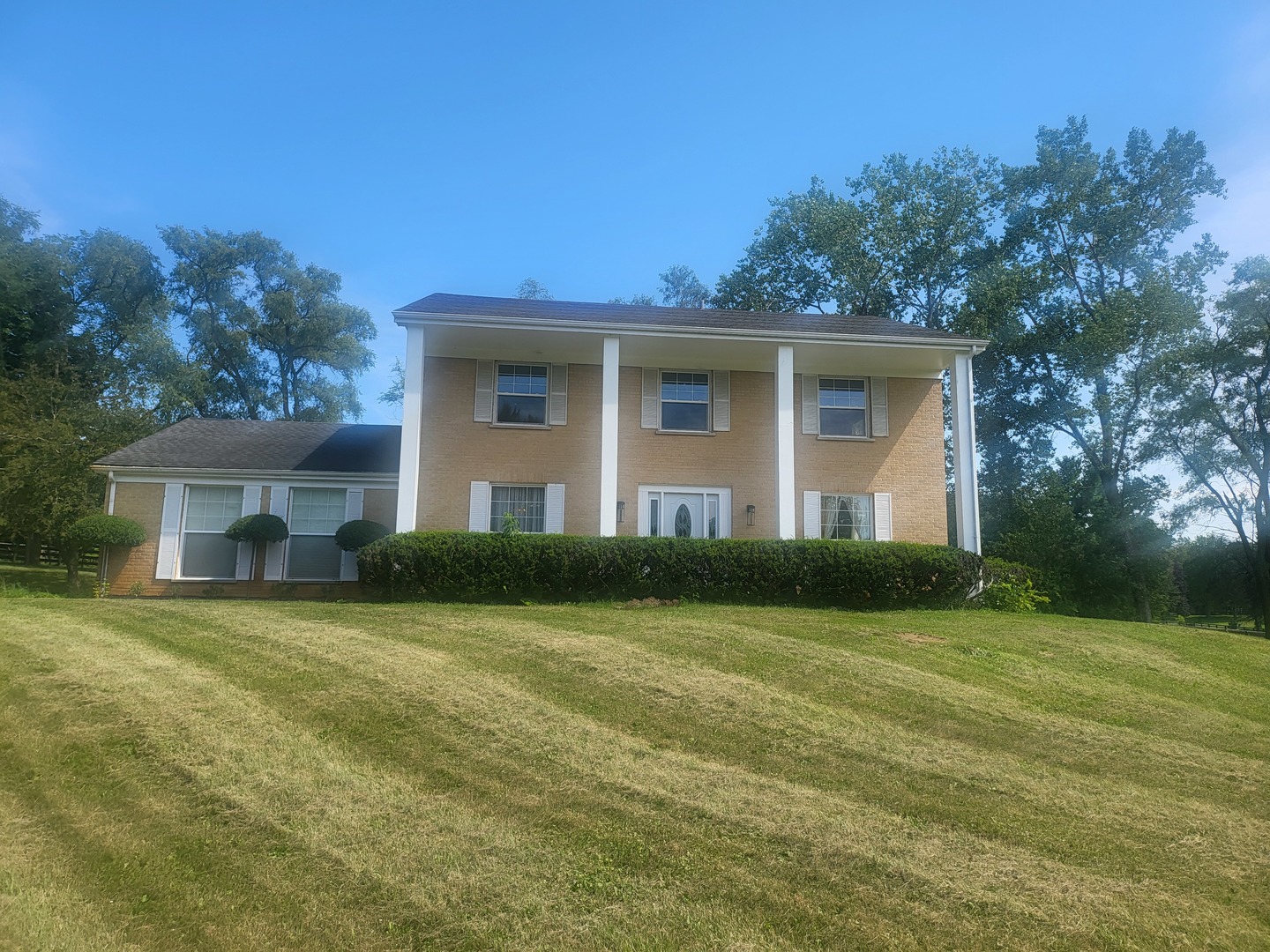 71 Spring Creek Road, Barrington IL 60010