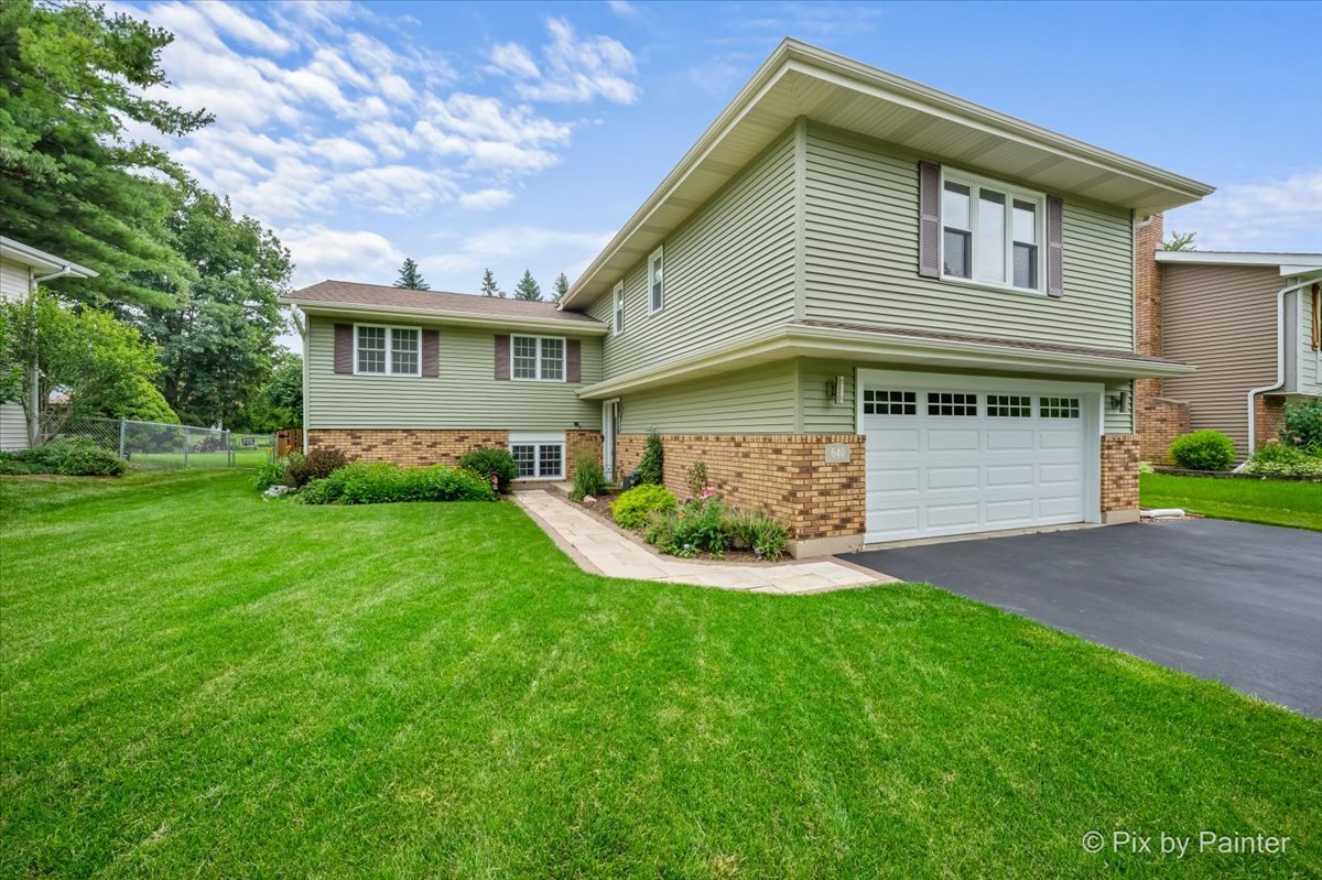 640 Ash Street, Algonquin IL 60102