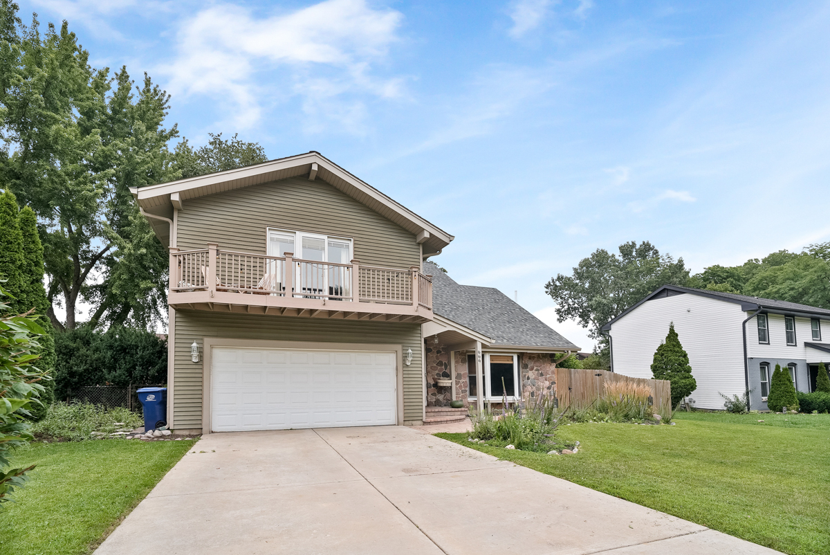 669 Tamarisk Terrace, Crystal Lake IL 60014