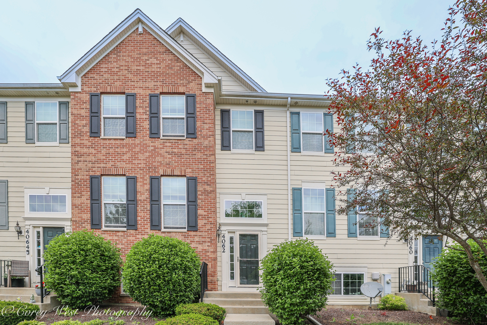 4062 POMPTON Avenue, Elgin IL 60124