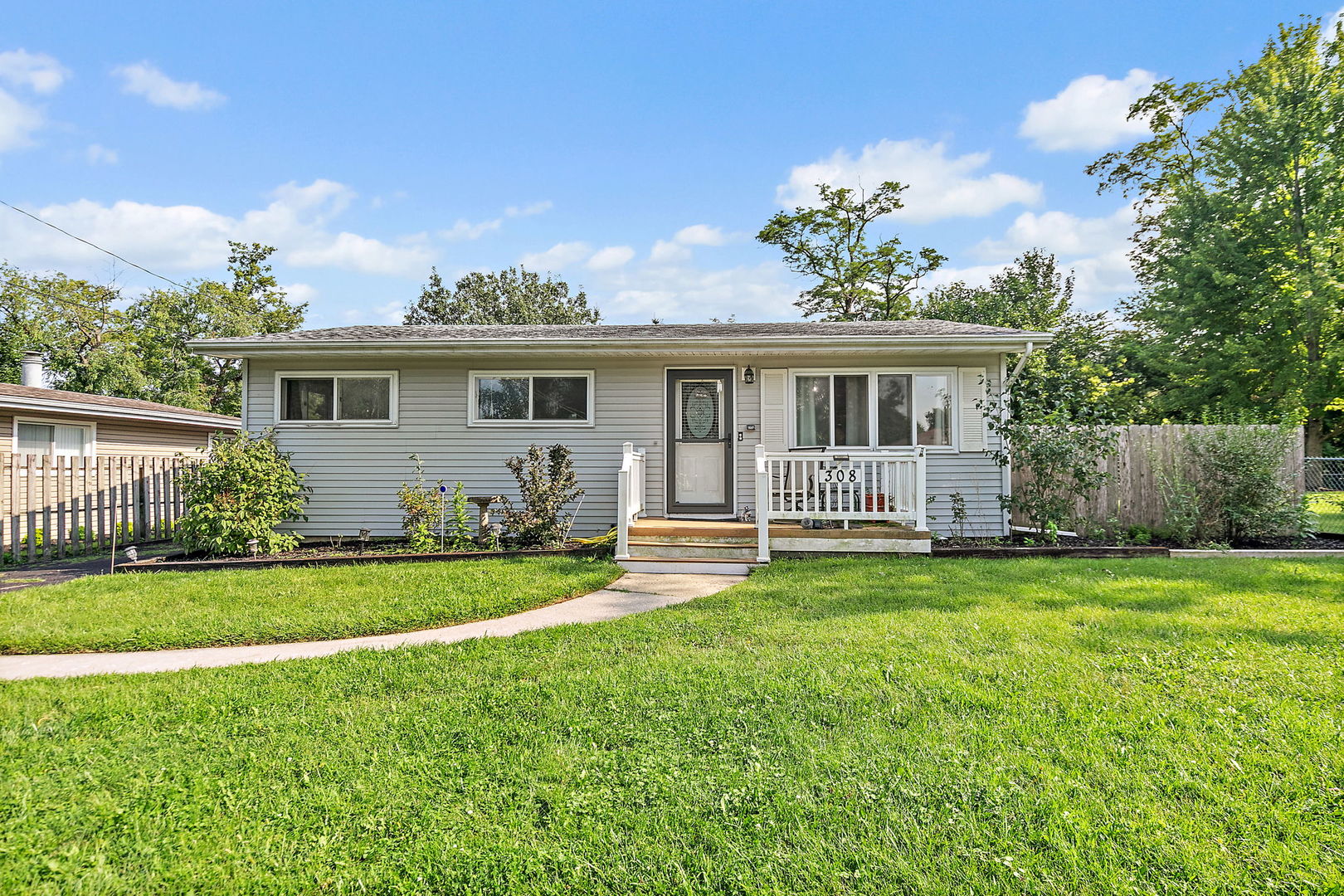 308 Ramble Road, Lake In The Hills IL 60156