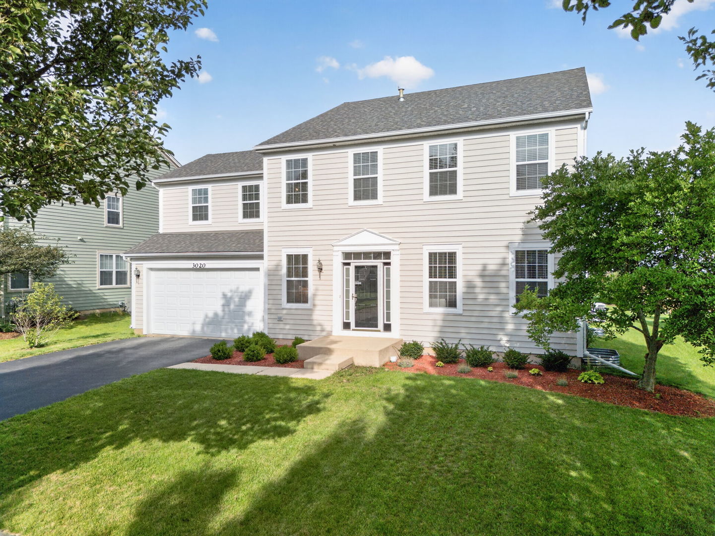 3020 Chalkstone Avenue, Elgin IL 60124