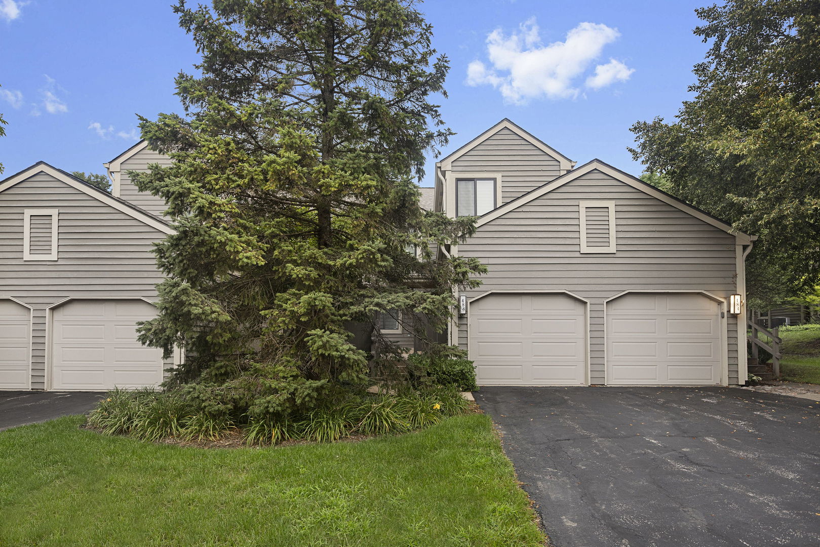 488 White Oak Lane, Lake Barrington IL 60010