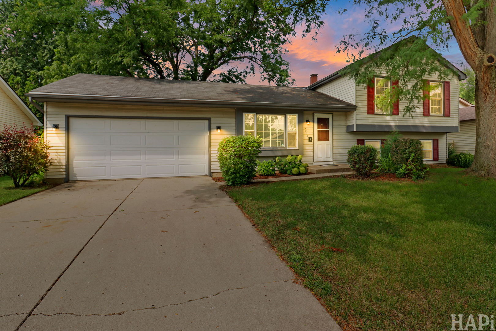 5014 W Greenbrier Drive, Mchenry IL 60050