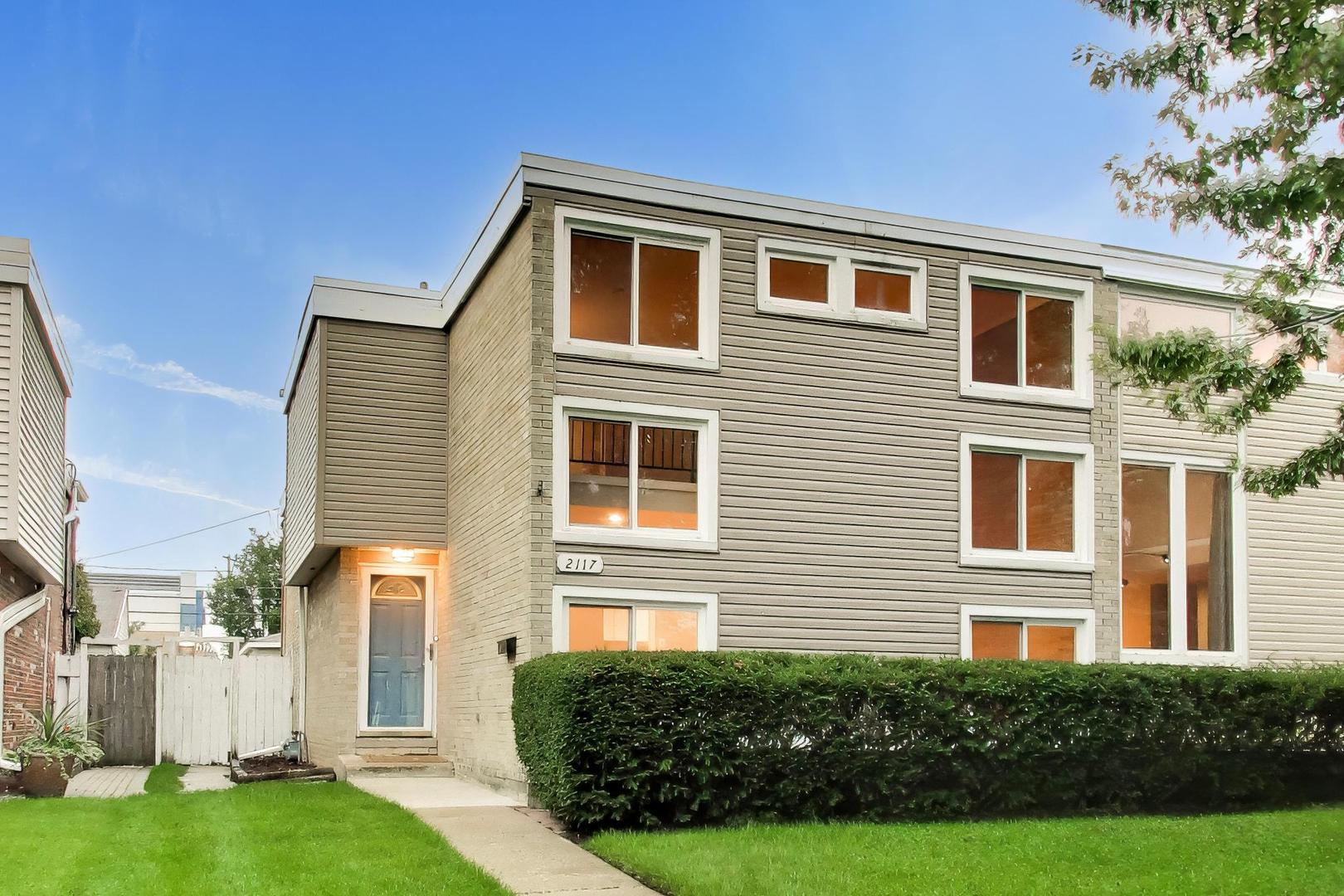 2117 E Gregory Street, Arlington Heights IL 60004