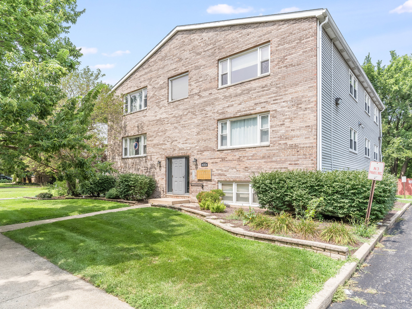 712 W Highland Avenue Unit 6, Elgin IL 60123