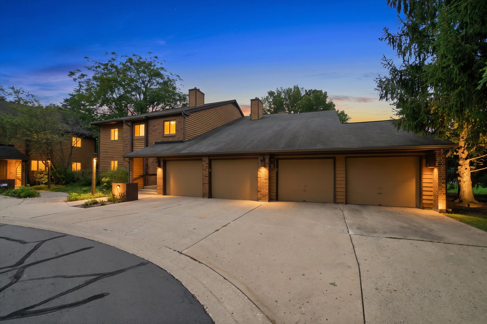 650 WAVERLY Drive Unit D, Elgin IL 60120