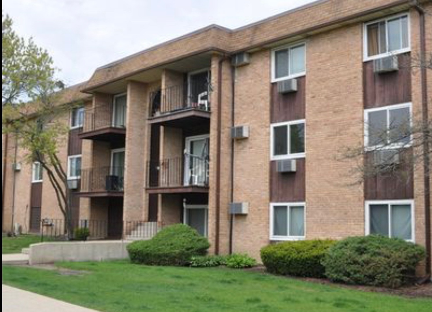 675 Heritage Drive Unit 7-107, Hoffman Estates IL 60169