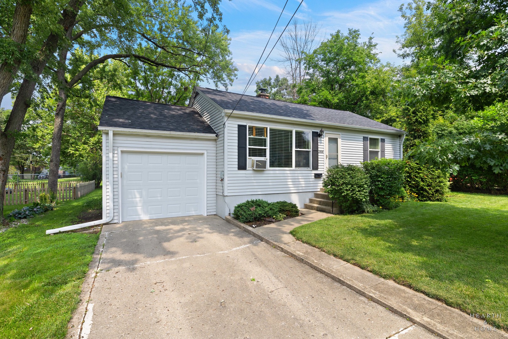 3906 Grove Avenue, Mchenry IL 60050