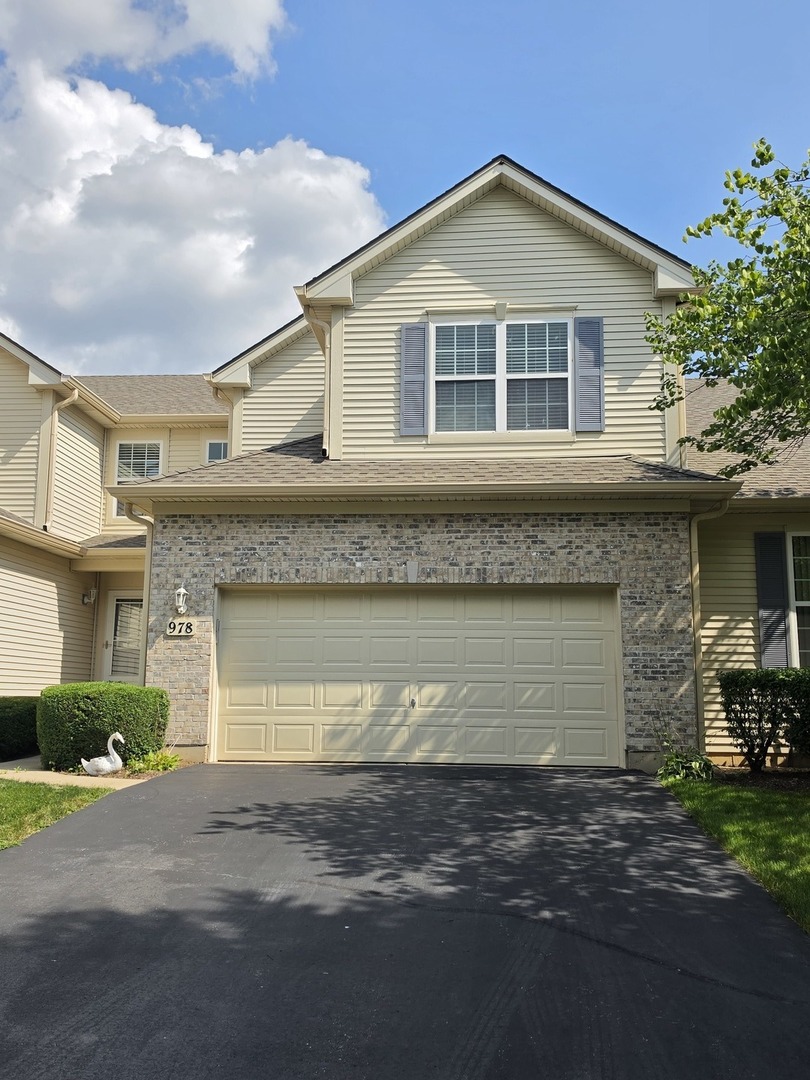 978 Oak Ridge Boulevard, Elgin IL 60120