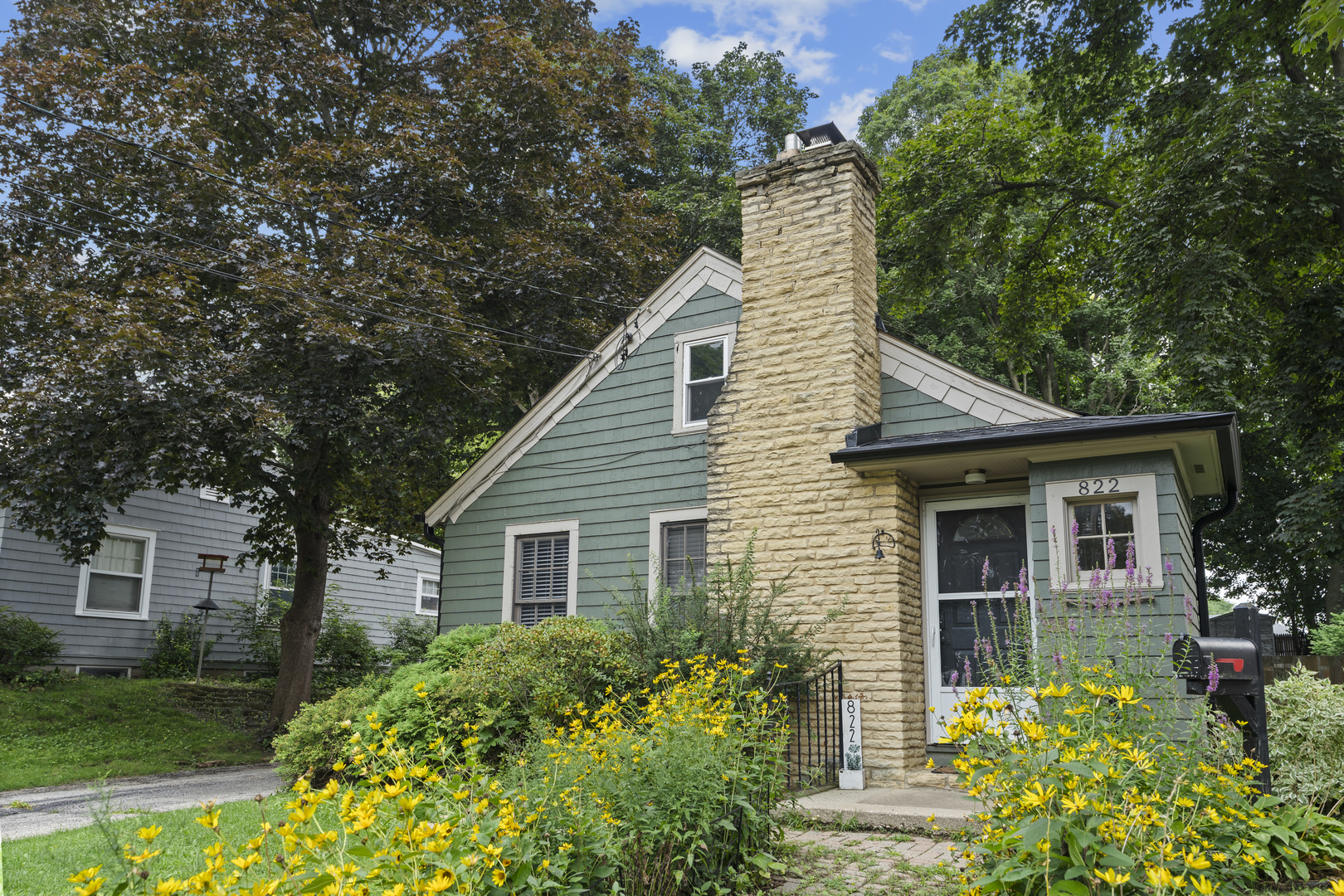 822 N Madison Street, Woodstock IL 60098