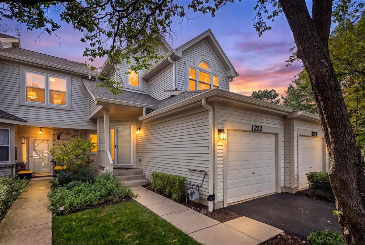 1272 TENNYSON Lane Unit 1272, Naperville IL 60540