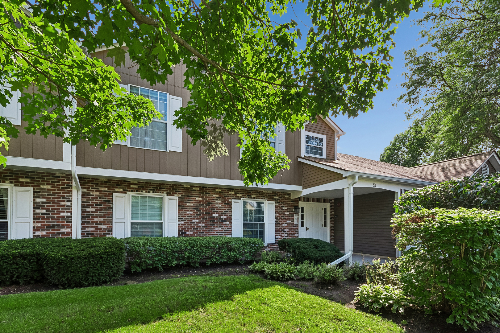 83 Midhurst Court Unit 102A, Naperville IL 60565