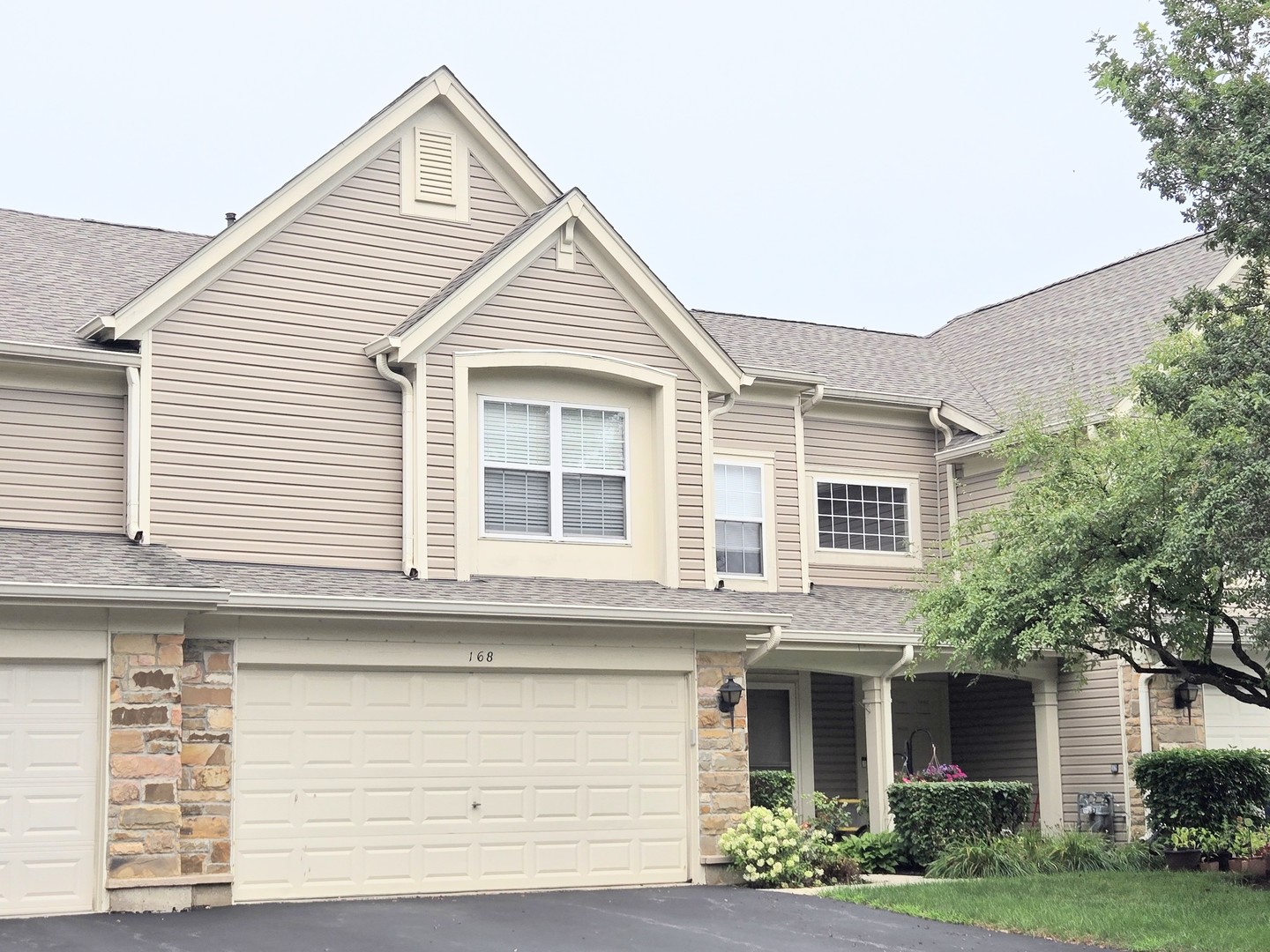 168 Holmes Way, Schaumburg IL 60193