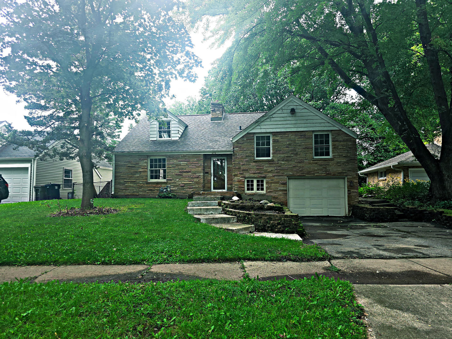 454 N Commonwealth Avenue, Elgin IL 60123