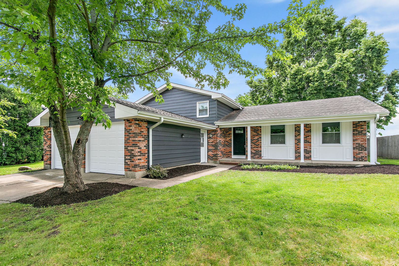 619 Dartmoor Drive, Crystal Lake IL 60014