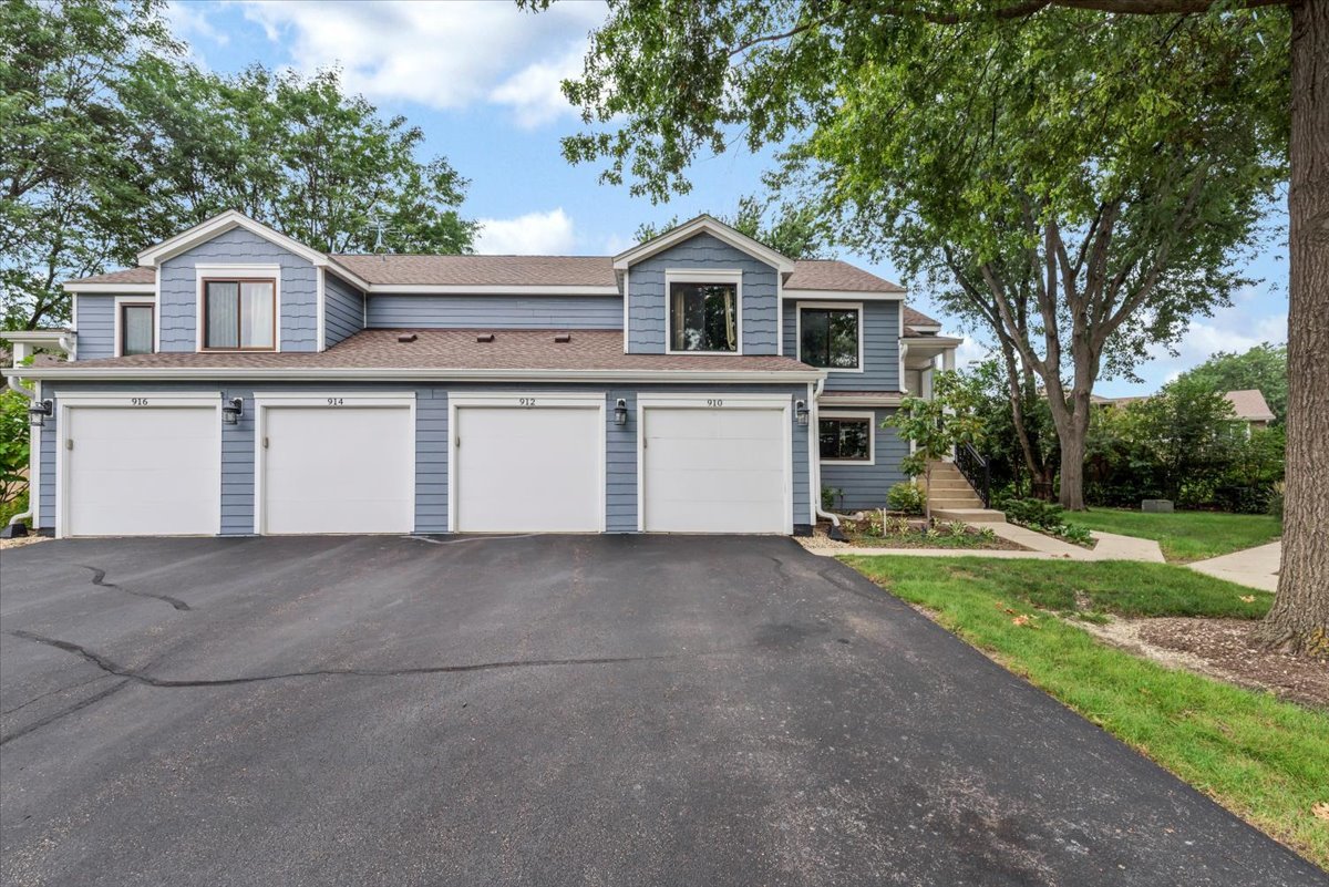 912 MANCHESTER Circle Unit -, Schaumburg IL 60193