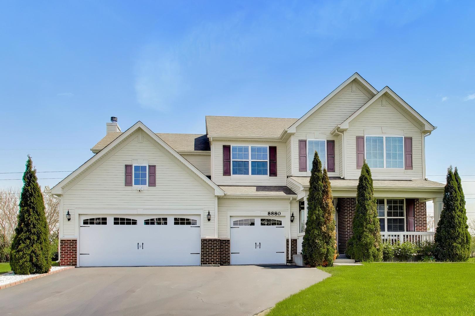 8880 Pearsall Drive, Huntley IL 60142
